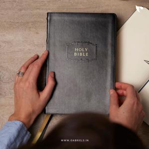 KJV Holy Bible (Black)