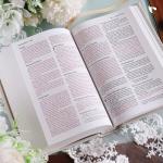 Holy Bible: New International Version, Cream